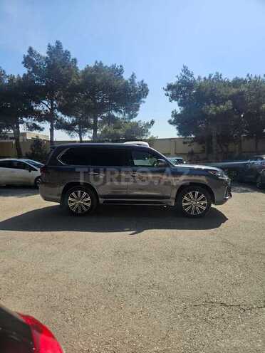 Lexus LX 570 2017, 28,600 km - 5.7 l - Bakı