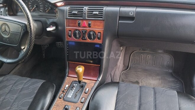Mercedes E 200 1996, 275,860 km - 2.0 l - Sumqayıt
