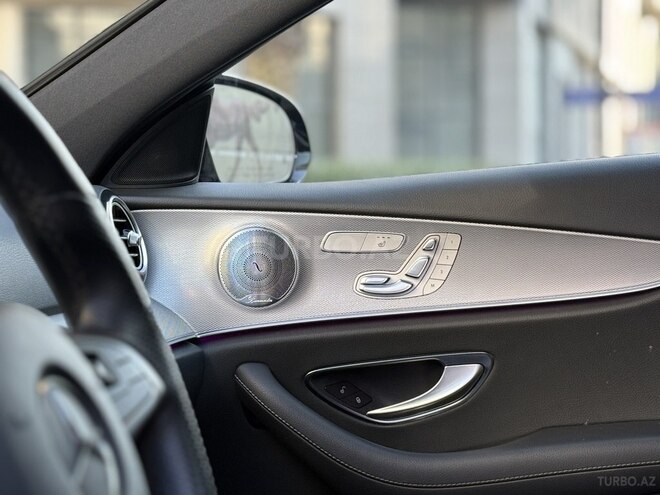 Mercedes E 300-15