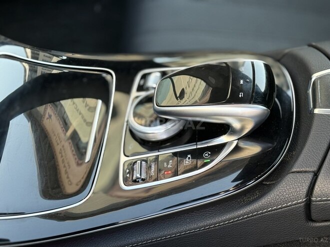 Mercedes E 300-9
