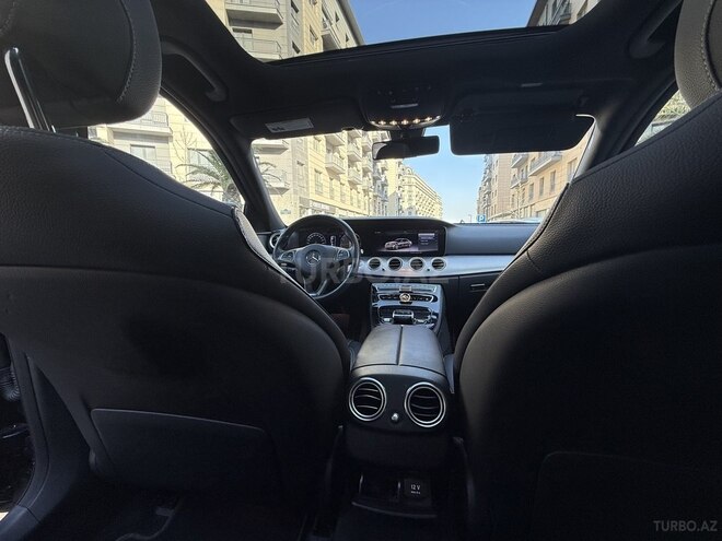 Mercedes E 300-18