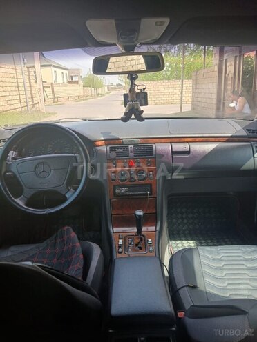 Mercedes E 220 d 1998, 350,000 km - 2.2 л - İmişli