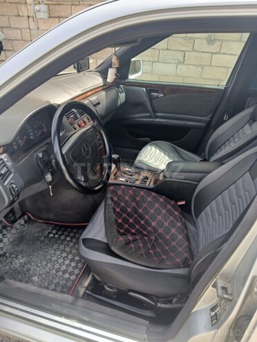 Mercedes E 220 d 1998, 350,000 km - 2.2 л - İmişli