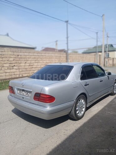 Mercedes E 220 d 1998, 350,000 km - 2.2 л - İmişli