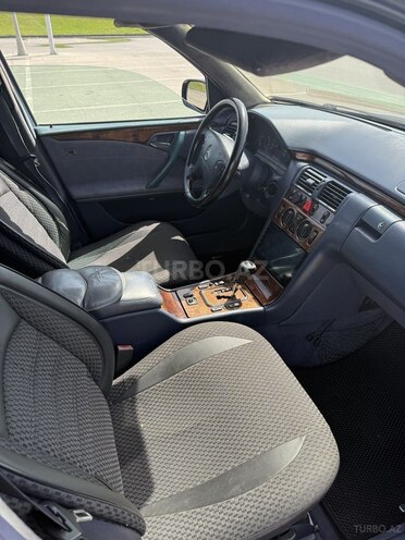 Mercedes E 200 d 2001, 550,000 km - 2.2 л - Bakı