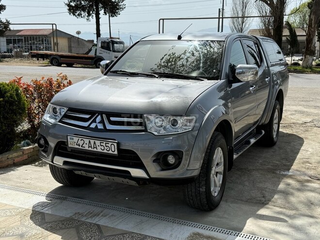 Mitsubishi L200 2014, 282,000 km - 2.5 l - Bakı