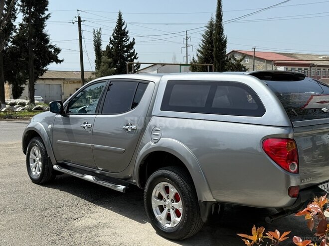 Mitsubishi L200 2014, 282,000 km - 2.5 l - Bakı