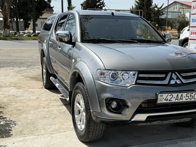 Mitsubishi L200 2014, 282,000 km - 2.5 l - Bakı