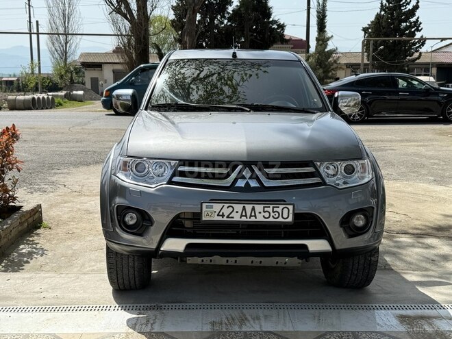 Mitsubishi L200 2014, 282,000 km - 2.5 l - Bakı