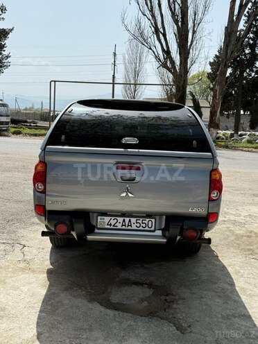 Mitsubishi L200 2014, 282,000 km - 2.5 l - Bakı