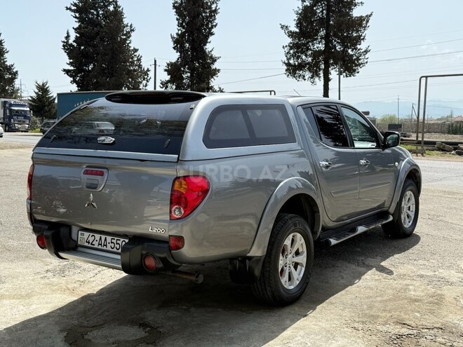 Mitsubishi L200 2014, 282,000 km - 2.5 l - Bakı