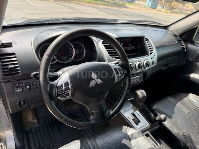 Mitsubishi L200 2014, 282,000 km - 2.5 l - Bakı