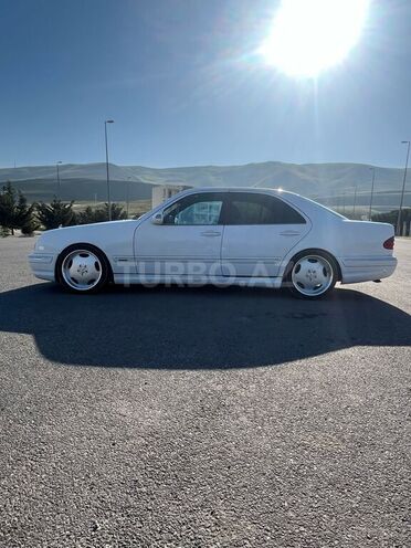 Mercedes E 320 2000, 330,000 km - 3.2 l - Bakı