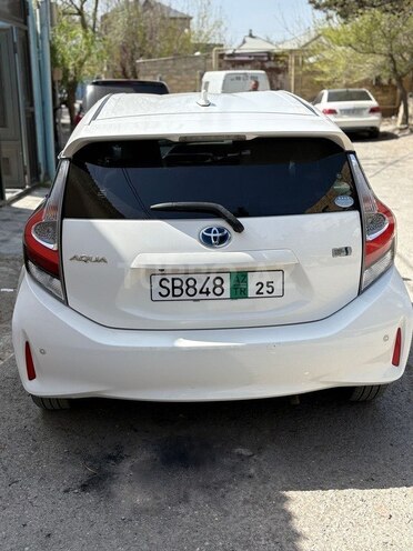 Toyota Aqua 2017, 103,000 km - 1.5 l - Bakı