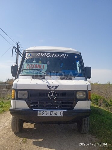 Mercedes 208 D 1994, 100,000 km - 2.3 л - Salyan