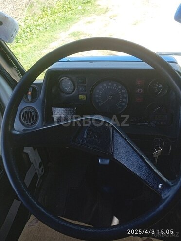 Mercedes 208 D 1994, 100,000 km - 2.3 л - Salyan