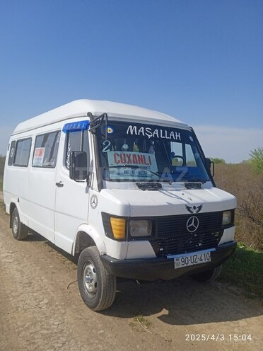 Mercedes 208 D 1994, 100,000 km - 2.3 л - Salyan