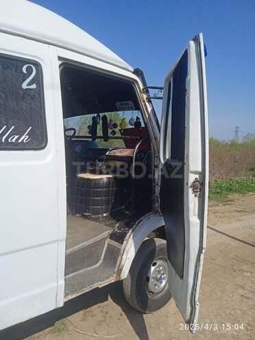 Mercedes 208 D 1994, 100,000 km - 2.3 л - Salyan
