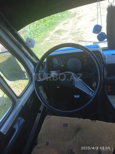 Mercedes 208 D 1994, 100,000 km - 2.3 л - Salyan