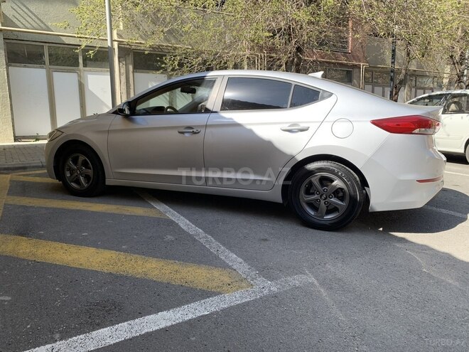 Hyundai Avante 2016, 247,000 km - 1.6 l - Bakı