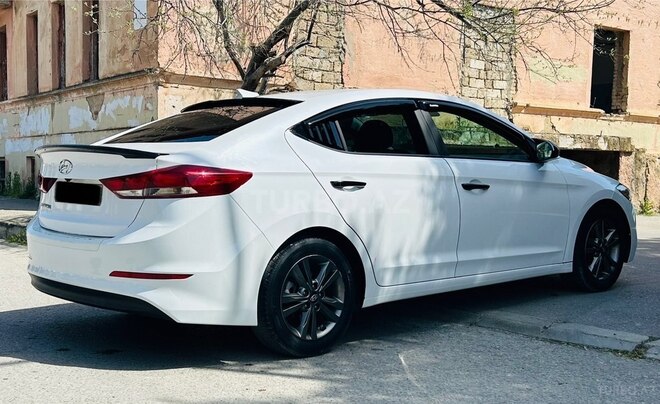 Hyundai Elantra 2017, 92,000 km - 2.0 l - Bakı