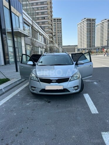 Kia Ceed 2010, 301,525 km - 1.5 л - Bakı