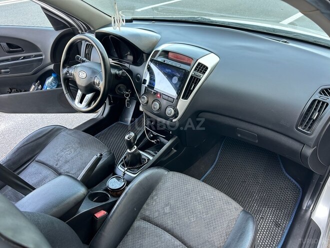 Kia Ceed 2010, 301,525 km - 1.5 л - Bakı