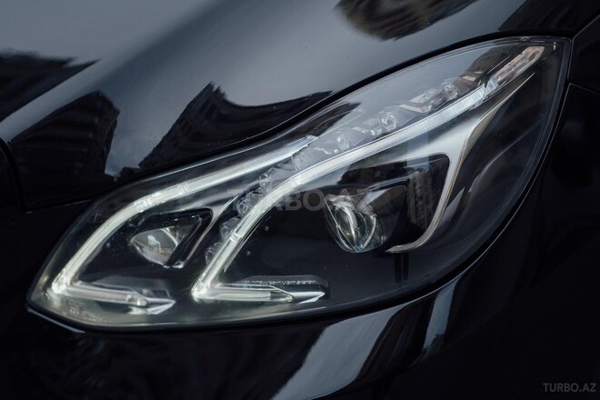 Mercedes E 250 4MATIC 2014, 209,000 km - 2.2 л - Bakı