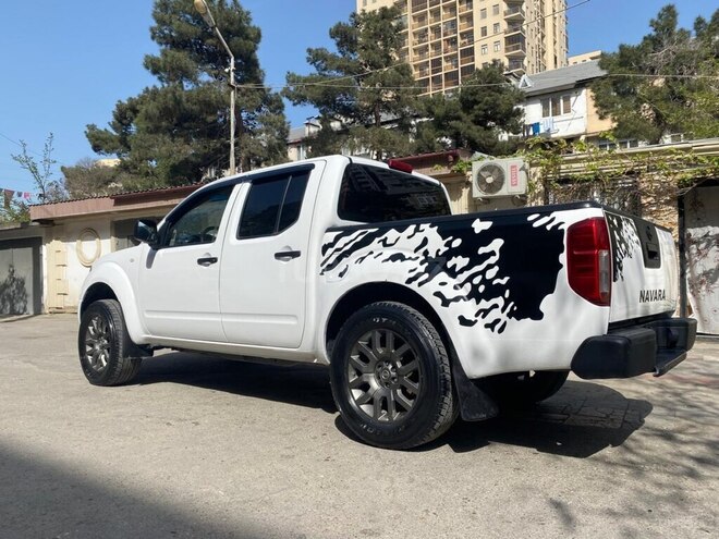 Nissan Navara 2011, 278,000 km - 2.5 л - Bakı