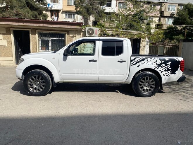 Nissan Navara 2011, 278,000 km - 2.5 л - Bakı