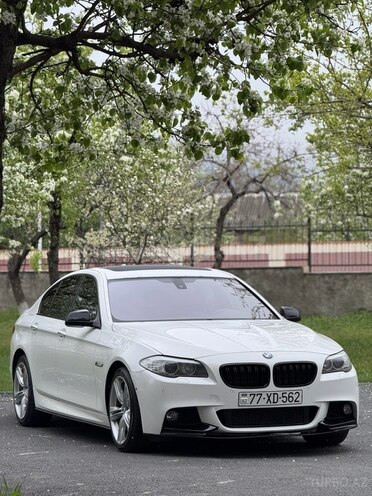 BMW 528 2013, 302,000 km - 2.0 l - Zaqatala