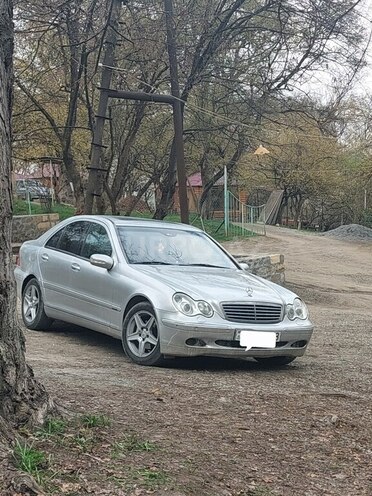 Mercedes C 180 2002, 286,000 km - 1.8 l - Bakı