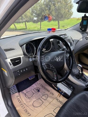 Hyundai Avante 2013, 225,000 km - 1.6 l - Masallı