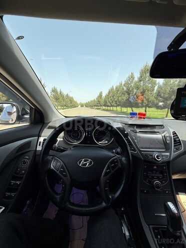 Hyundai Avante 2013, 225,000 km - 1.6 l - Masallı