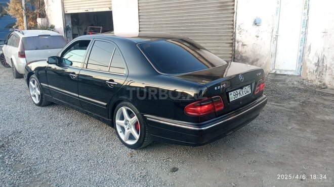 Mercedes E 220 d 1999, 356,000 km - 2.2 l - Bakı