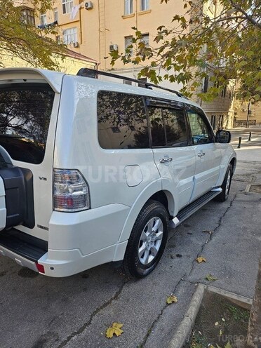 Mitsubishi Pajero 2010, 180,000 km - 3.5 л - Bakı