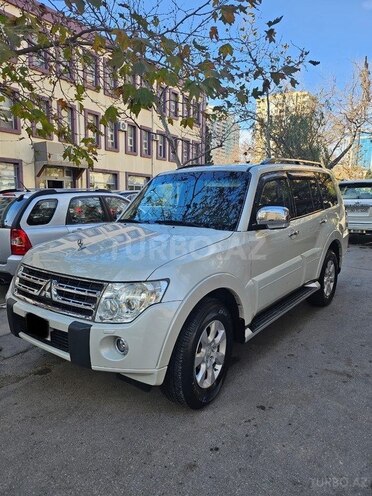 Mitsubishi Pajero 2010, 180,000 km - 3.5 л - Bakı