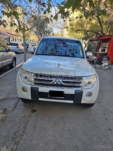 Mitsubishi Pajero 2010, 180,000 km - 3.5 л - Bakı