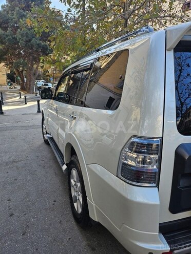 Mitsubishi Pajero 2010, 180,000 km - 3.5 л - Bakı