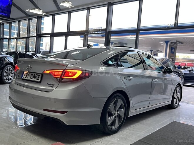 Hyundai Sonata-8