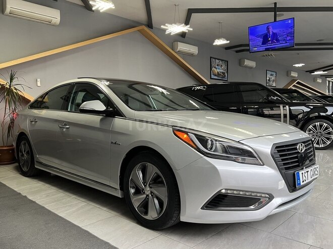 Hyundai Sonata-2