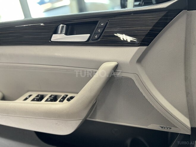 Hyundai Sonata-16