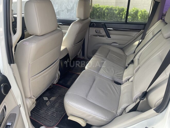 Mitsubishi Pajero 2010, 180,000 km - 3.5 л - Bakı