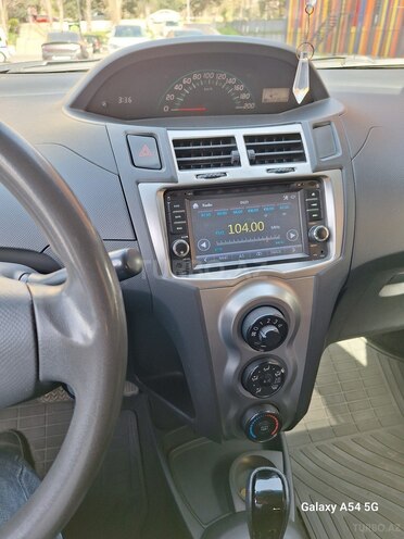 Toyota Yaris 2010, 189,000 km - 1.3 л - Bakı