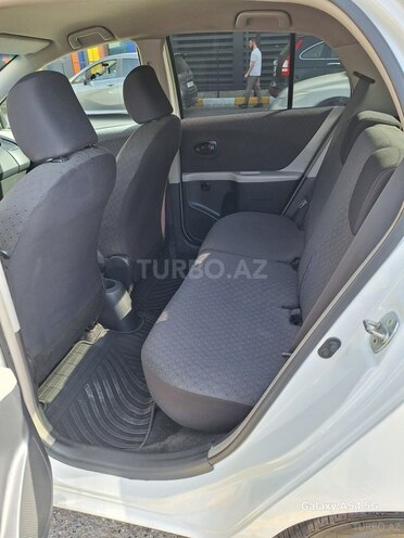 Toyota Yaris 2010, 189,000 km - 1.3 л - Bakı