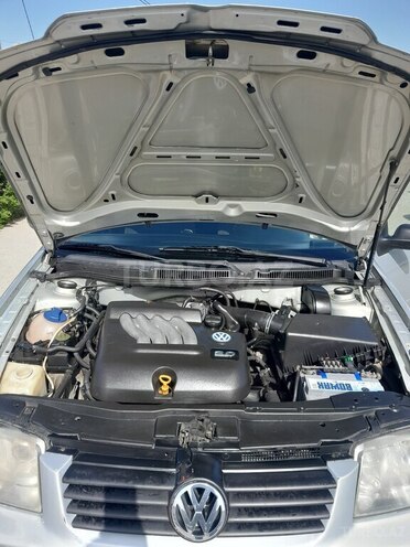 Volkswagen Bora 2000, 330,000 km - 2.0 l - Bakı