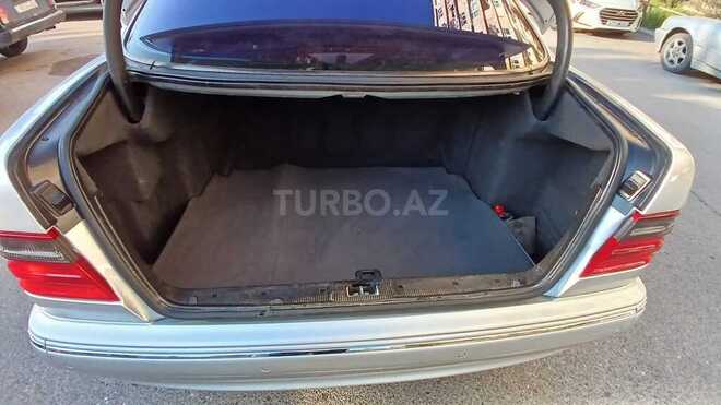 Mercedes E 270 2001, 520,000 km - 2.7 l - Bakı