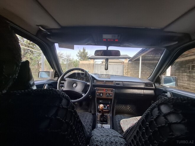 Mercedes E 230 1987, 391,334 km - 2.3 л - Lənkəran