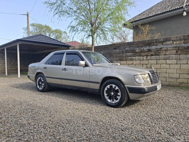 Mercedes E 230 1987, 391,334 km - 2.3 л - Lənkəran