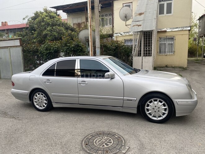 Mercedes E 220 d 2001, 296,000 km - 2.2 l - Göyçay